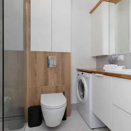 Stylish Downtown By Renters * ורשה